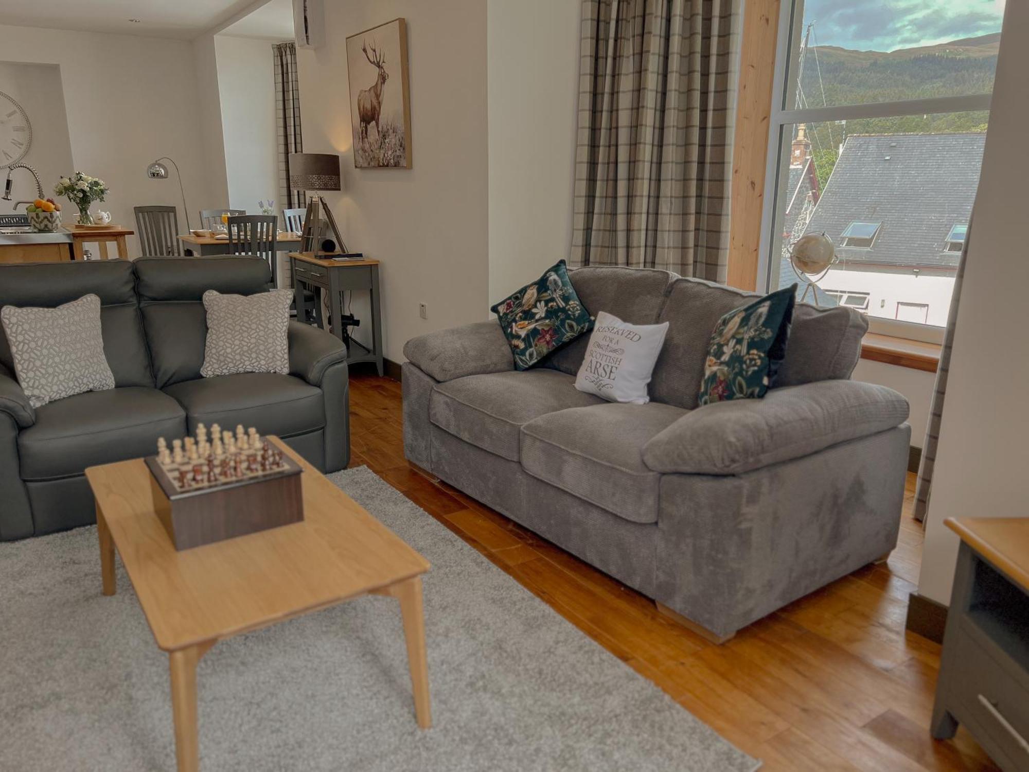 Loch Ness Gatehouse Apartments Fort Augustus Exterior photo